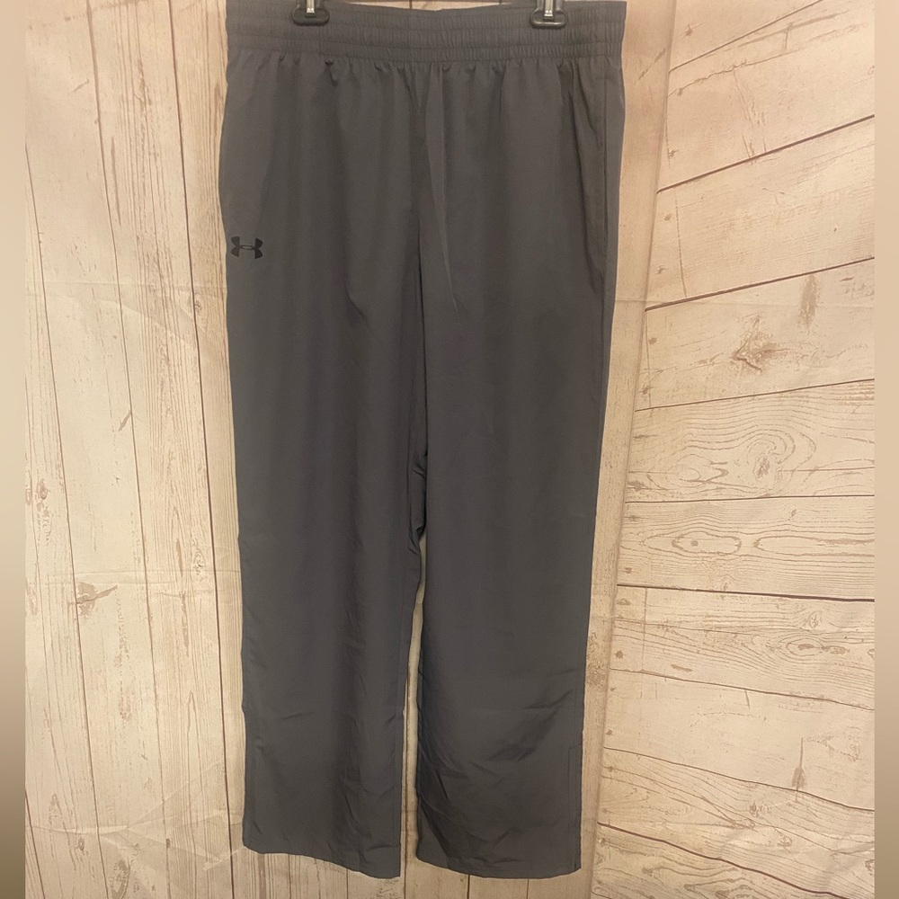 Under Armour Men’s Athletic pants,Size XL,loose fitting